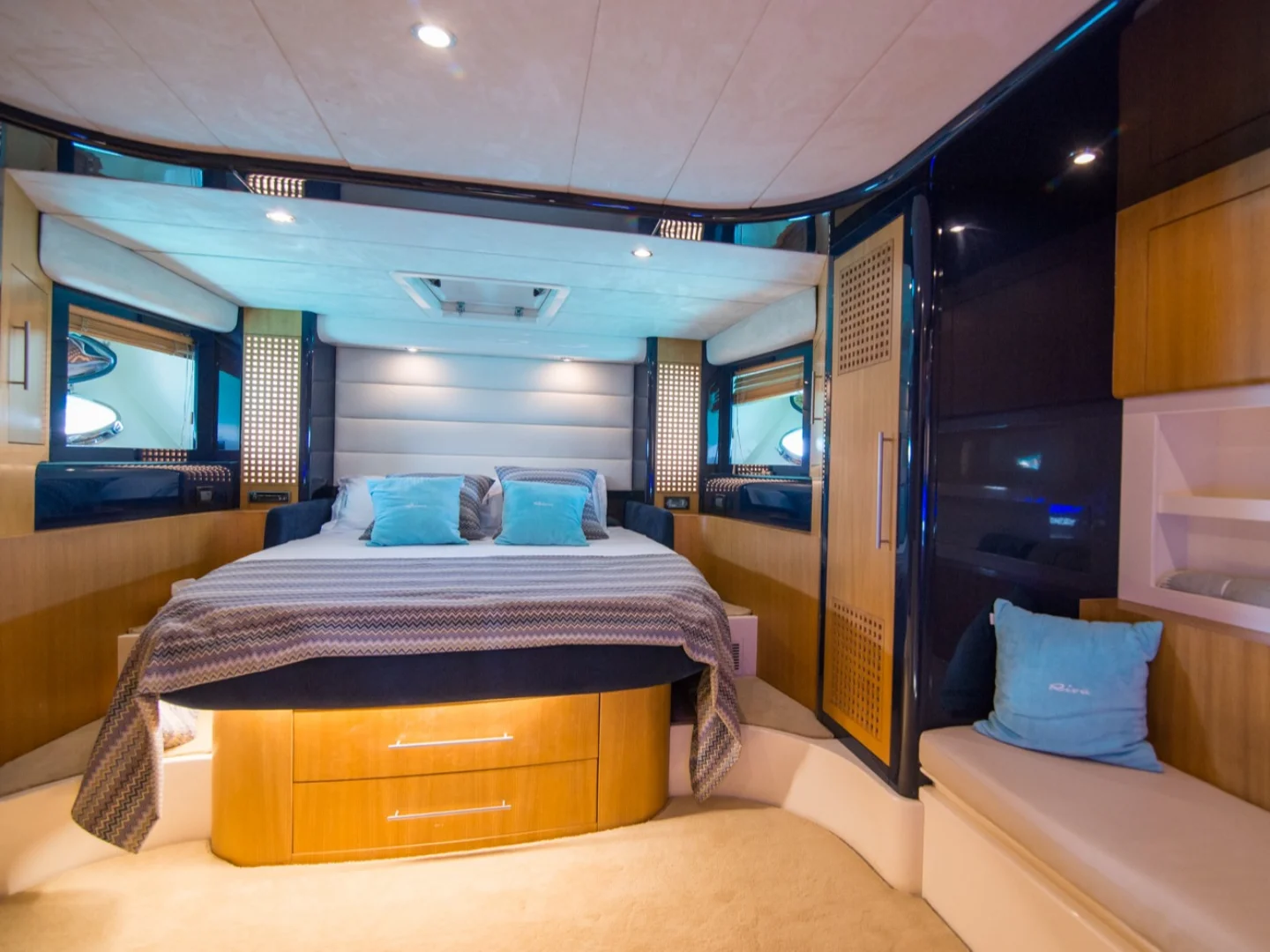 ANTAMAR II | Riva 70 - Photo 21