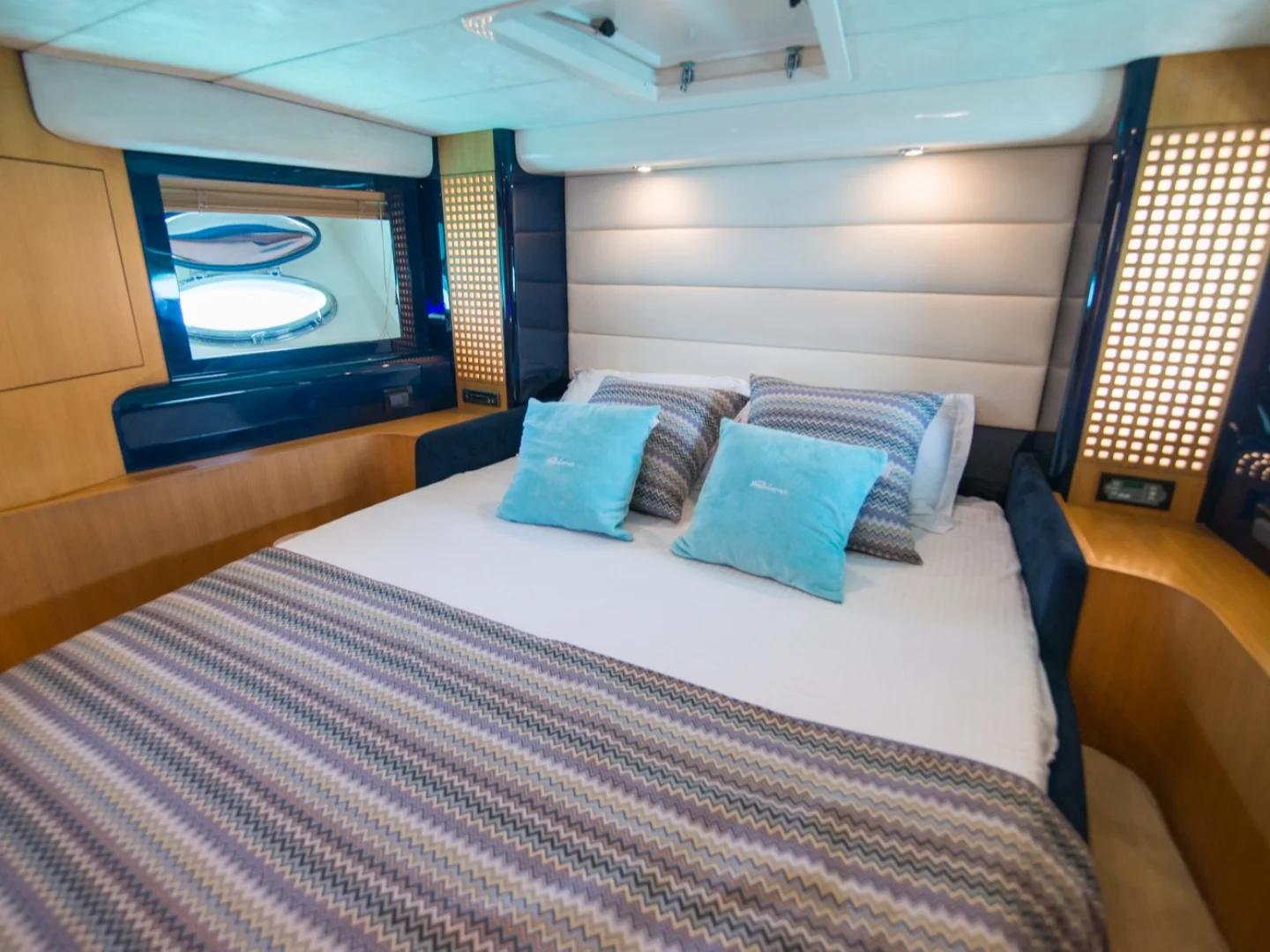 ANTAMAR II | Riva 70 - Photo 24
