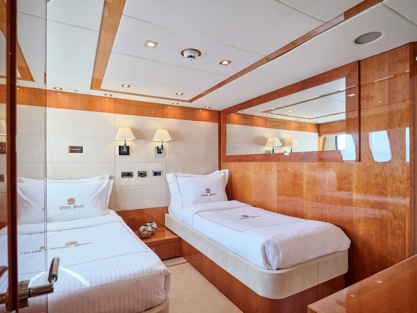 WHITE PEARL I | SunSeeker 111  - Photo 21