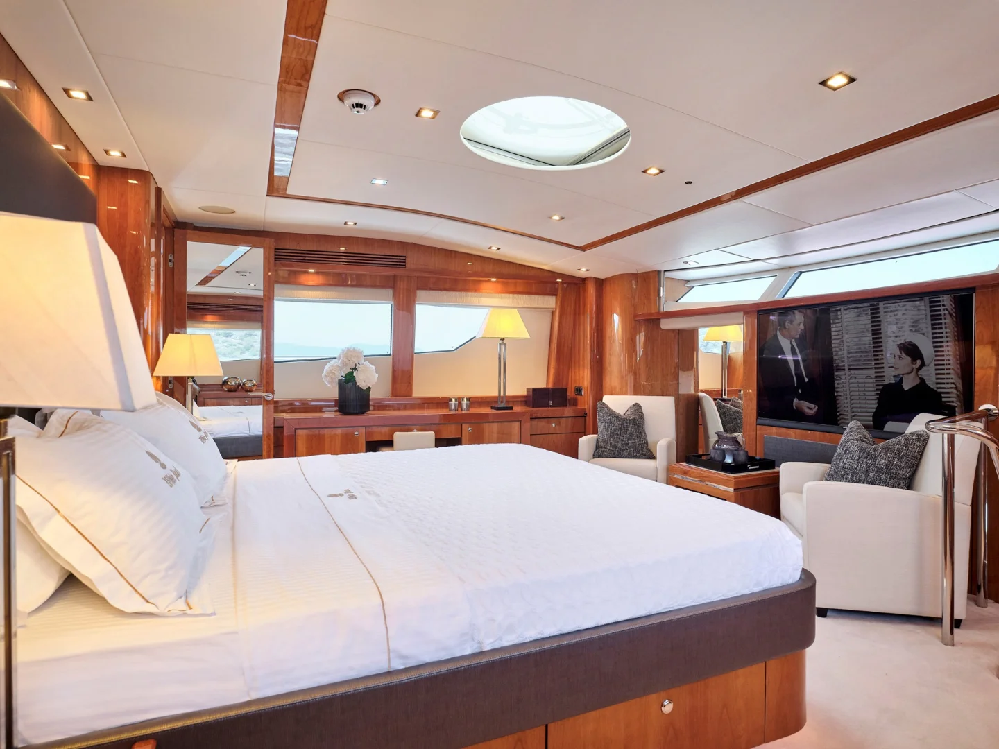 WHITE PEARL I | SunSeeker 111  - Photo 24