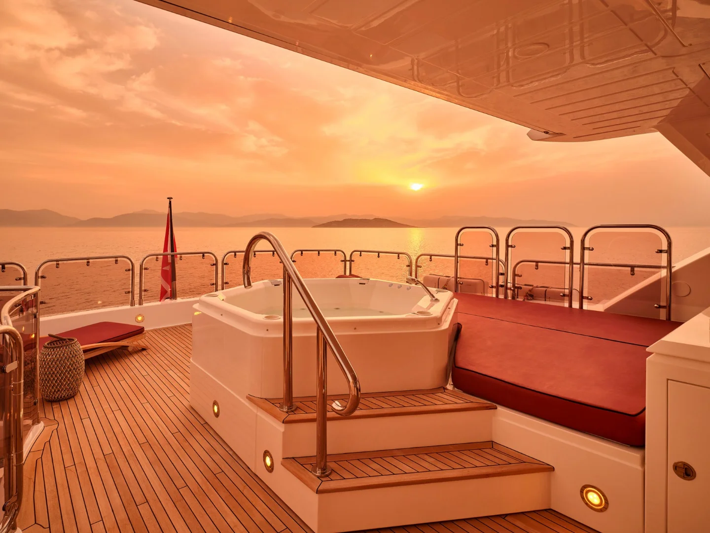 WHITE PEARL I | SunSeeker 111  - Photo 16