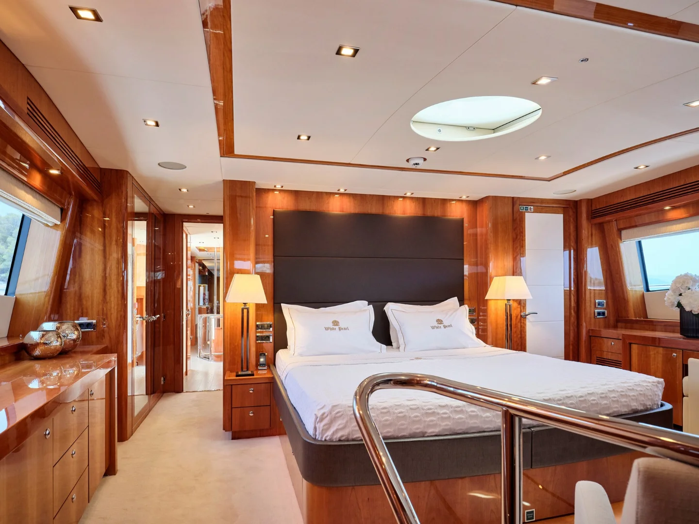 WHITE PEARL I | SunSeeker 111  - Photo 22