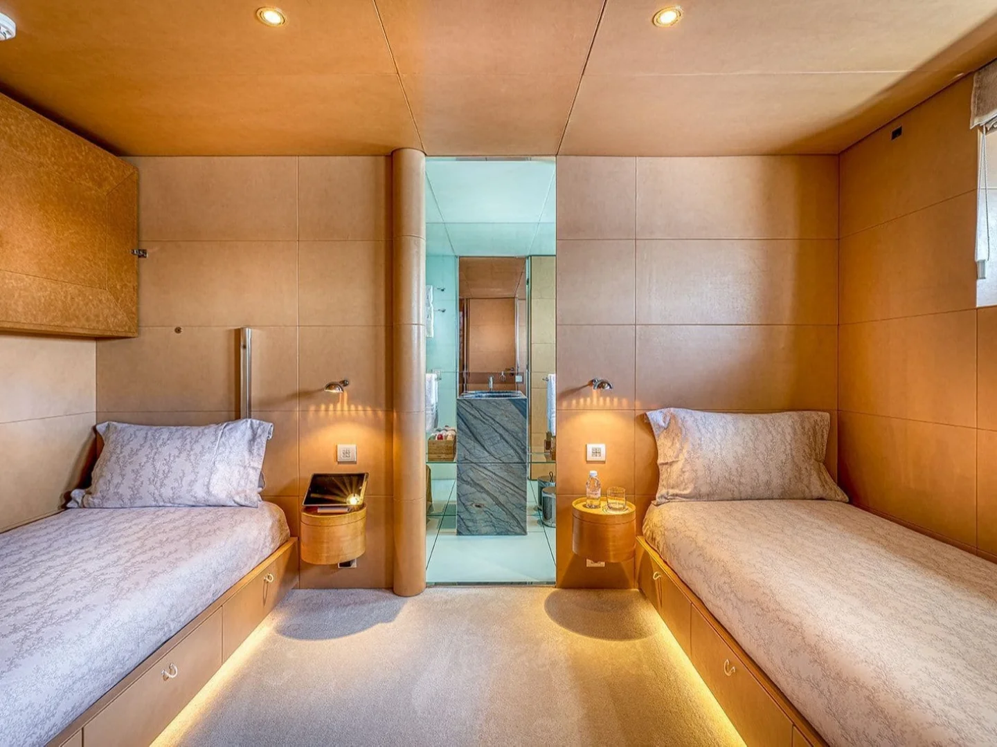 LUISA | Heesen 47M - Photo 76