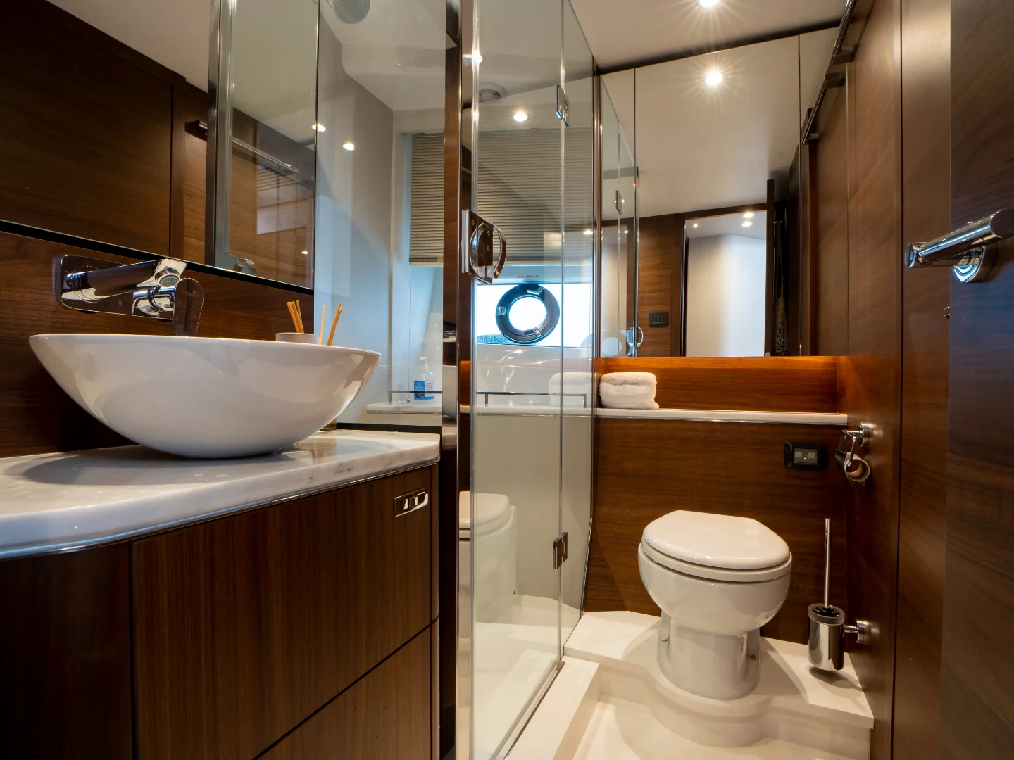 yacht charter mallorca Princess s66 negotiator