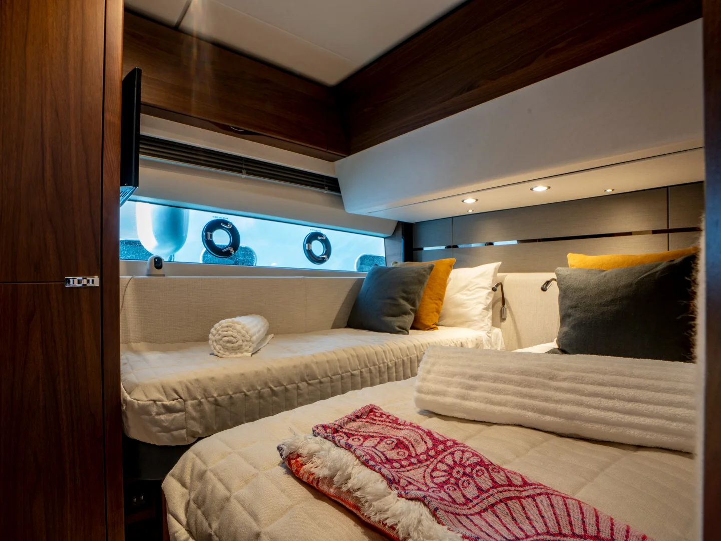 yacht charter mallorca Princess s66 negotiator