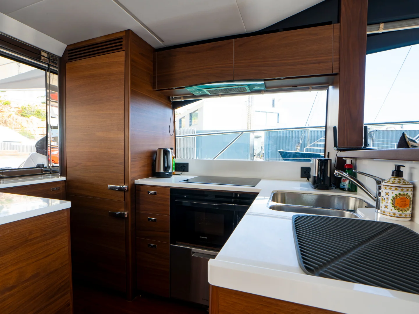 yacht charter mallorca Princess s66 negotiator