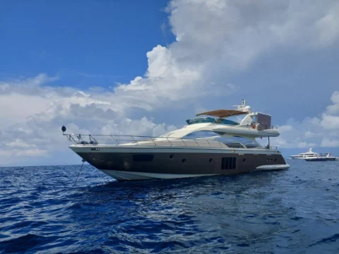 Yacht-charter-amalfi-coast-azimut-motoryachts
