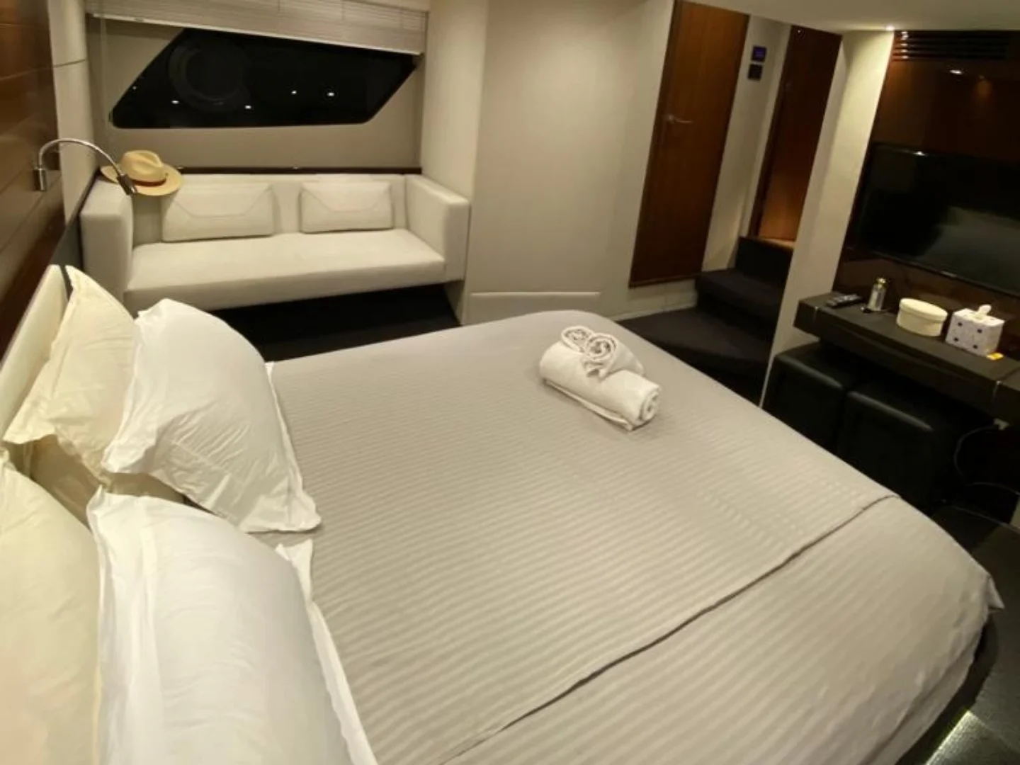 Princess V57 for Sale in Mallorca - Photo 17