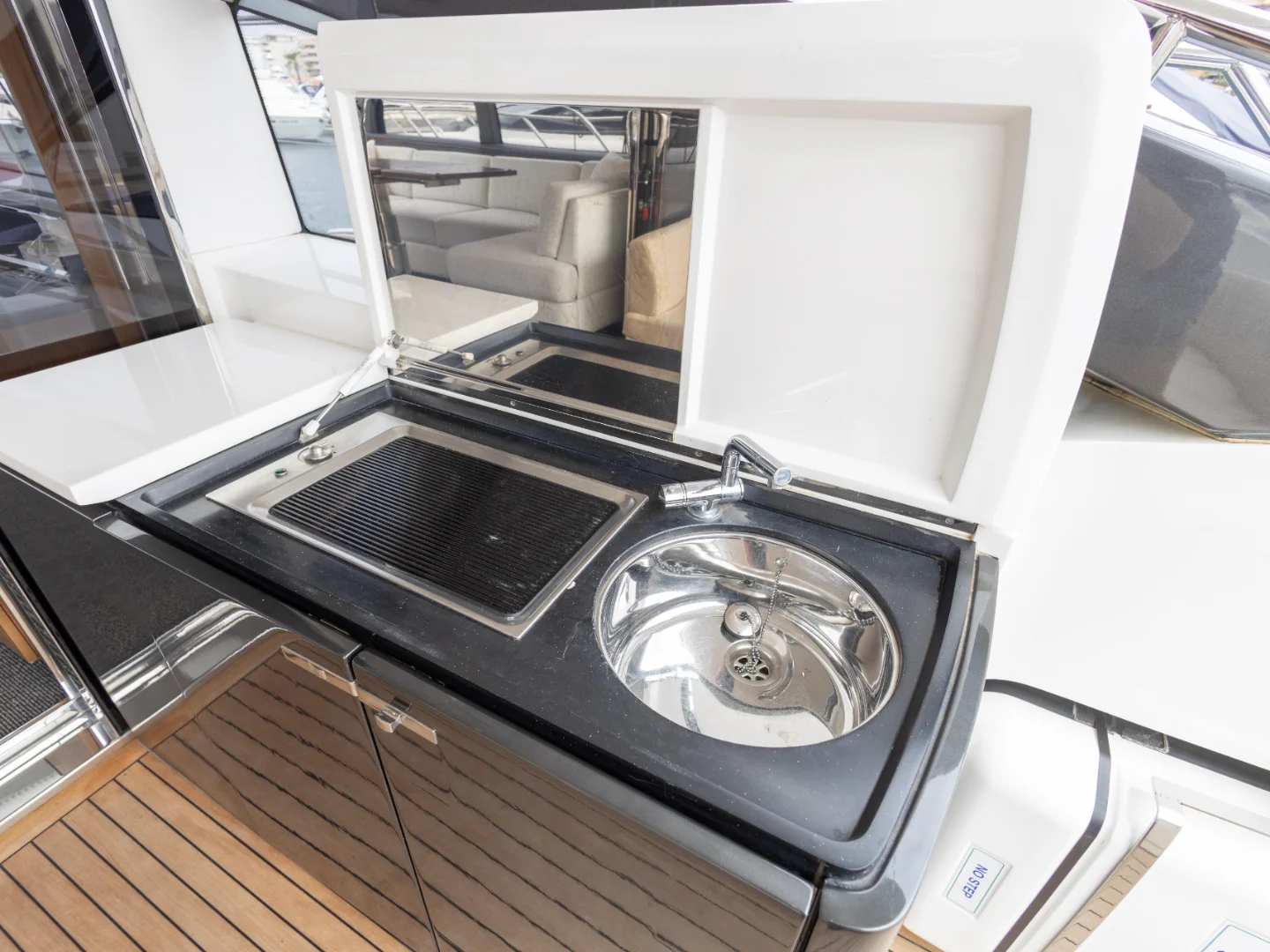 Princess V57 for Sale in Mallorca - Photo 6