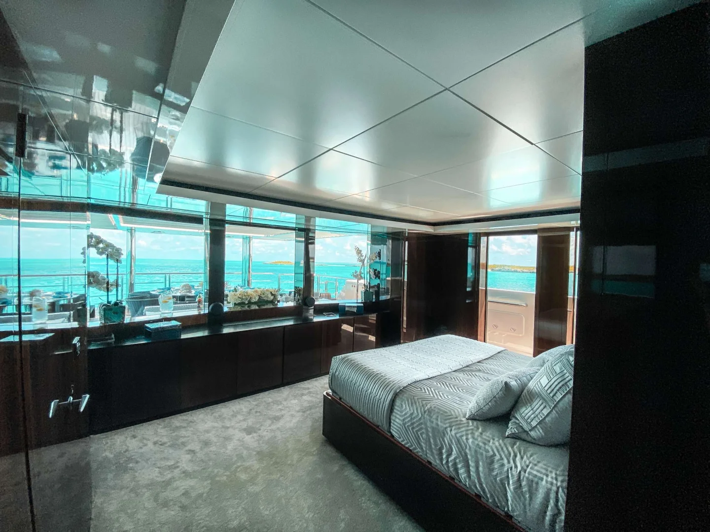OCULUS | Oceanfast 128 - Photo 15
