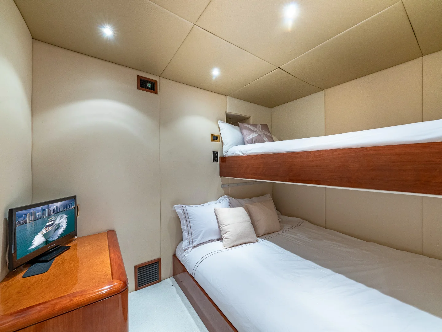 SALT SHAKER | Azimut 70 Fly - Photo 47