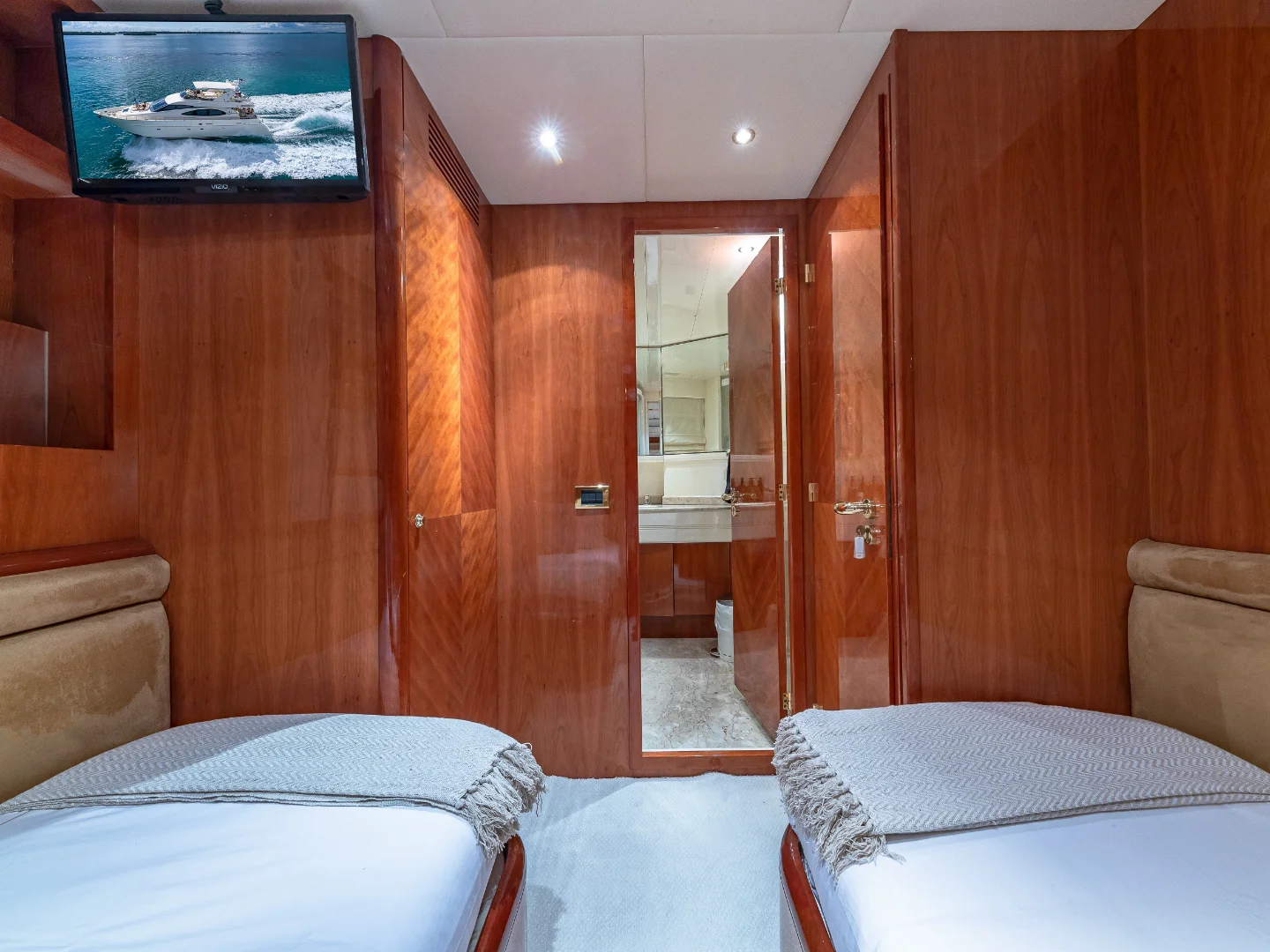 SALT SHAKER | Azimut 70 Fly - Photo 41