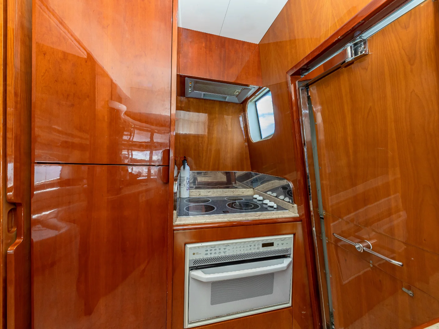 SALT SHAKER | Azimut 70 Fly - Photo 31