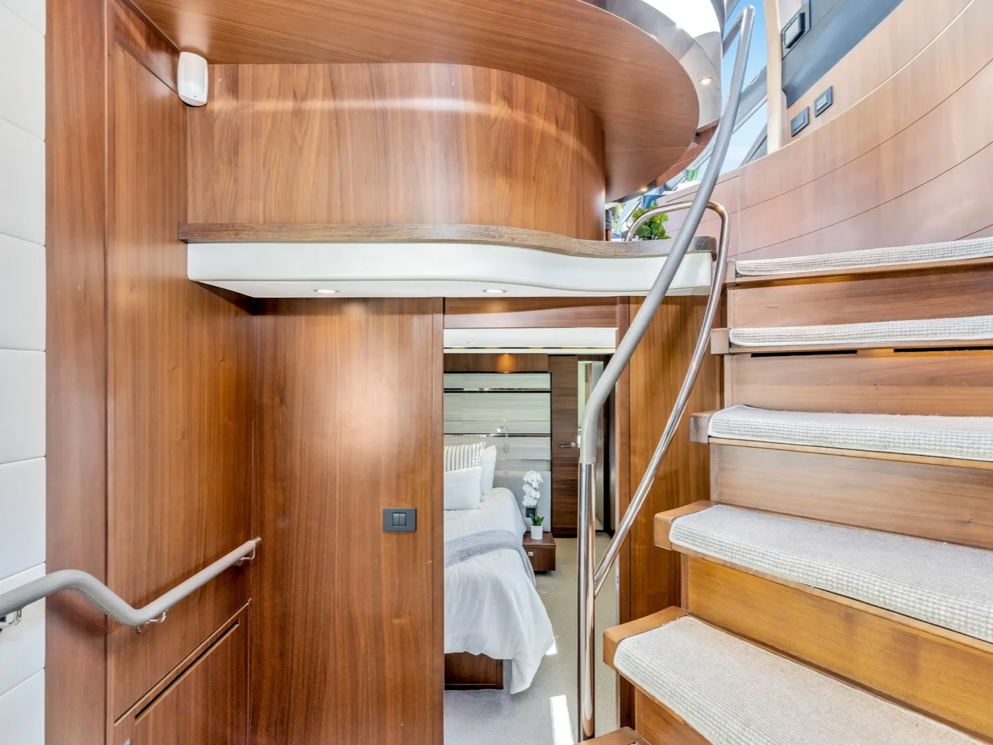 SNOWBIRD | Princess 74 - Photo 32