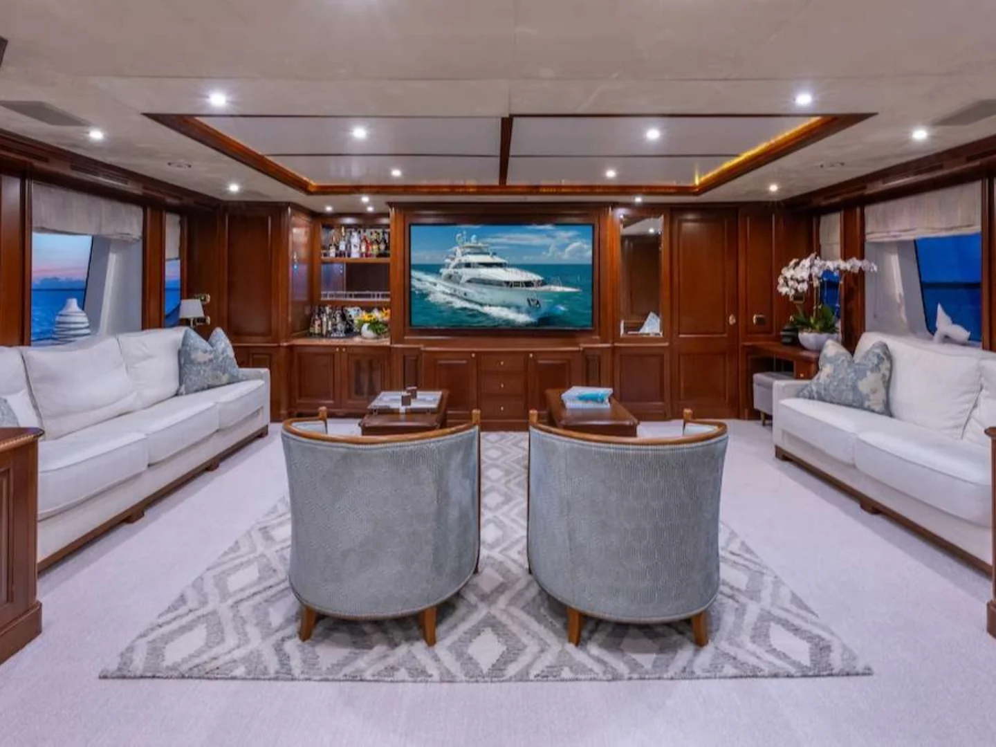 NAMASTE | Benetti 121 - Photo 34