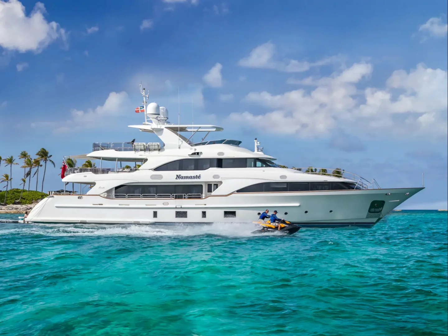 NAMASTE | Benetti 121 - Photo 3