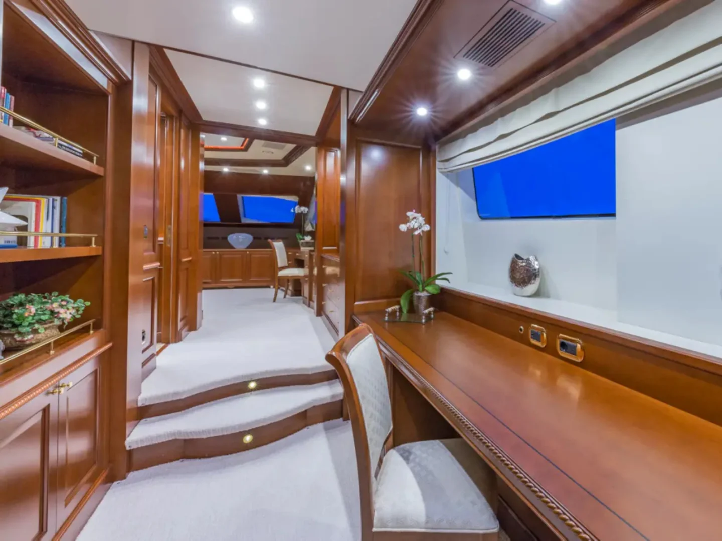 NAMASTE | Benetti 121 - Photo 35
