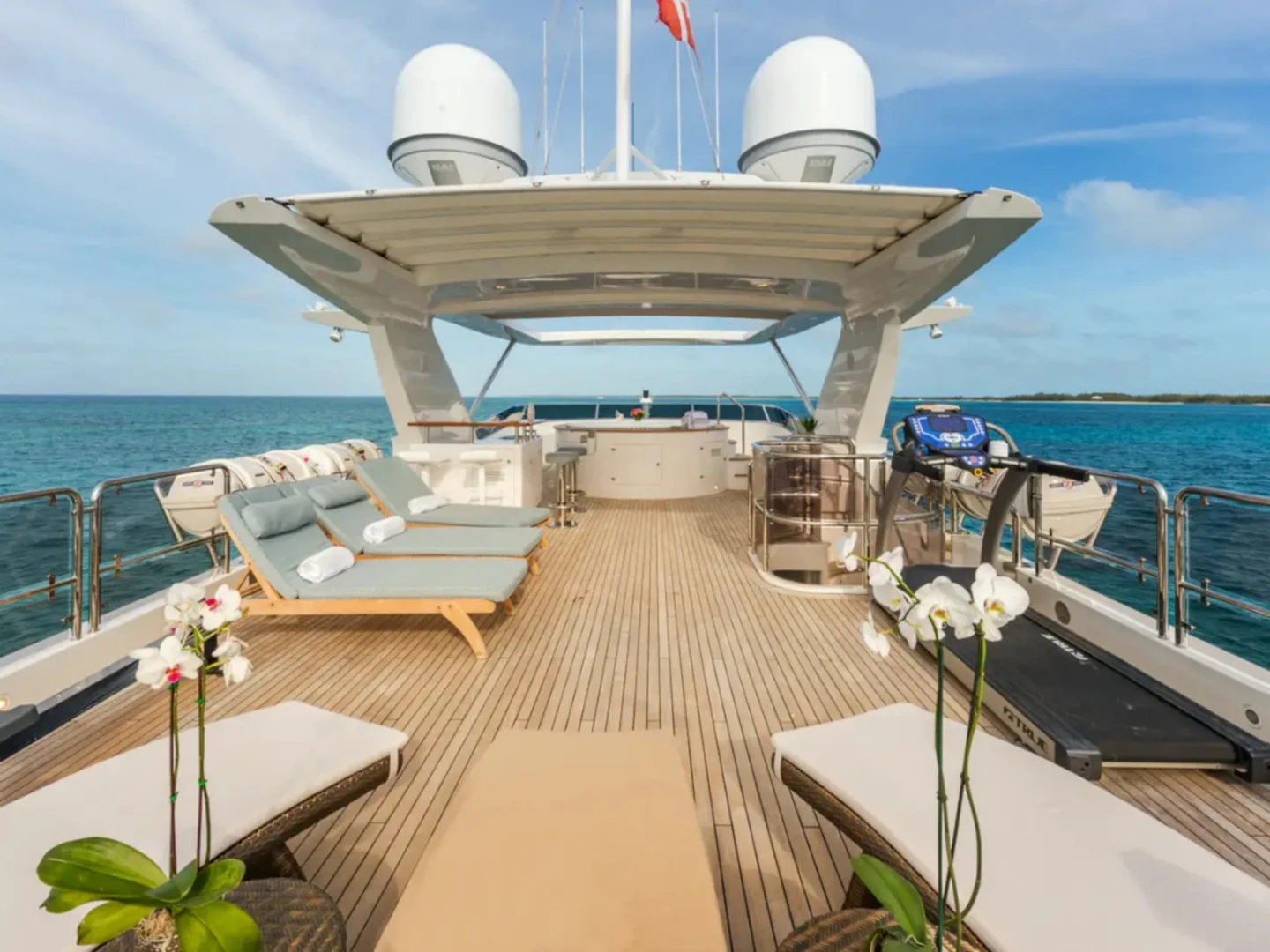NAMASTE | Benetti 121 - Photo 9