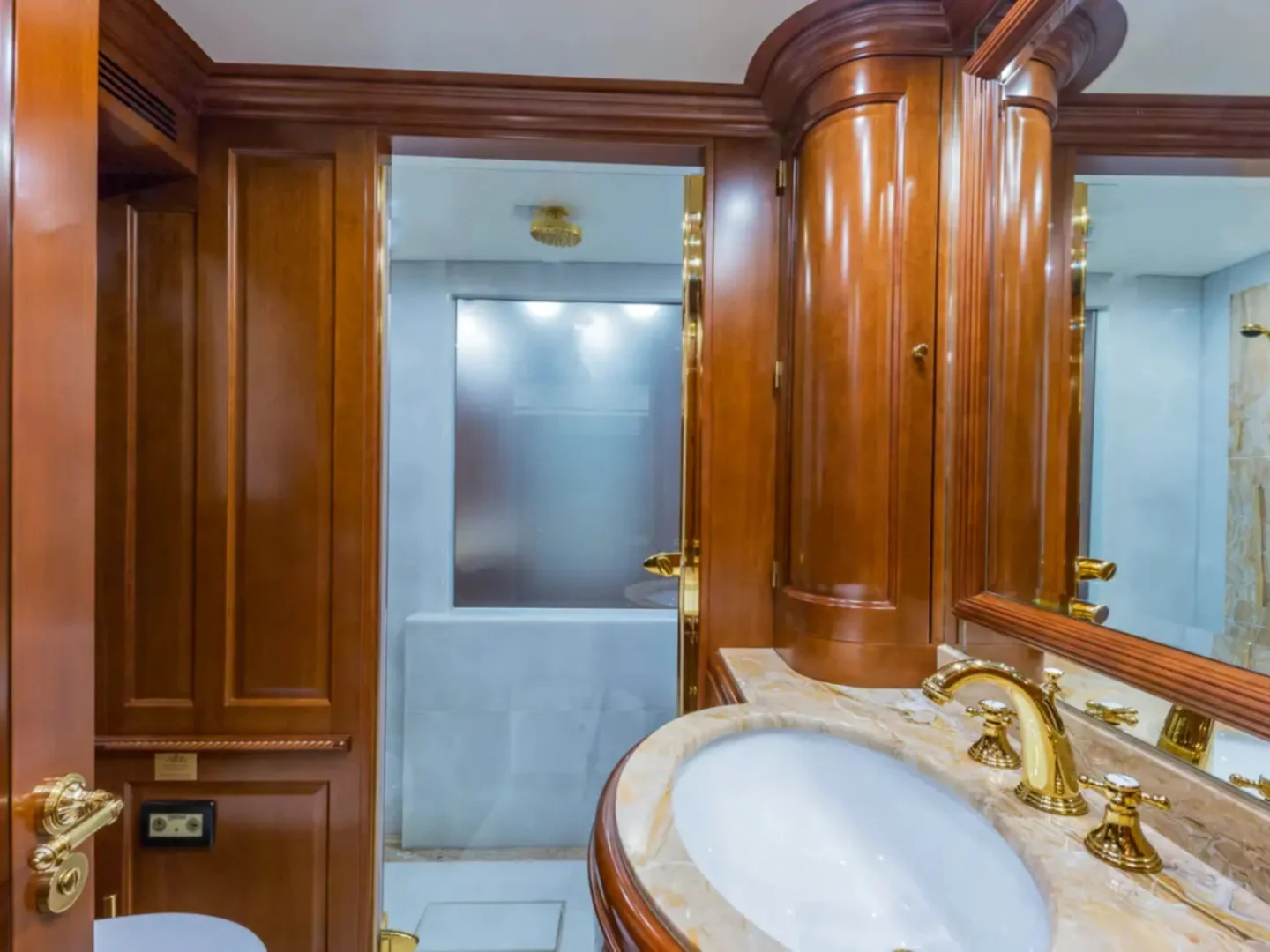 NAMASTE | Benetti 121 - Photo 49