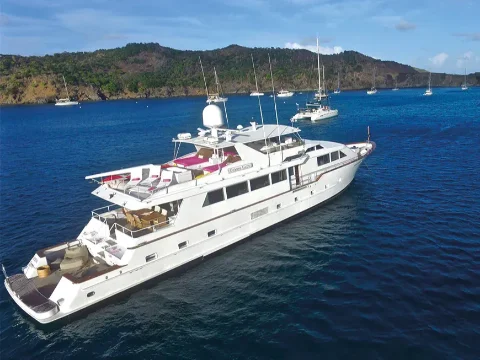 Gemini Lady I Broward 100 I Charter in the Caribbean Islands