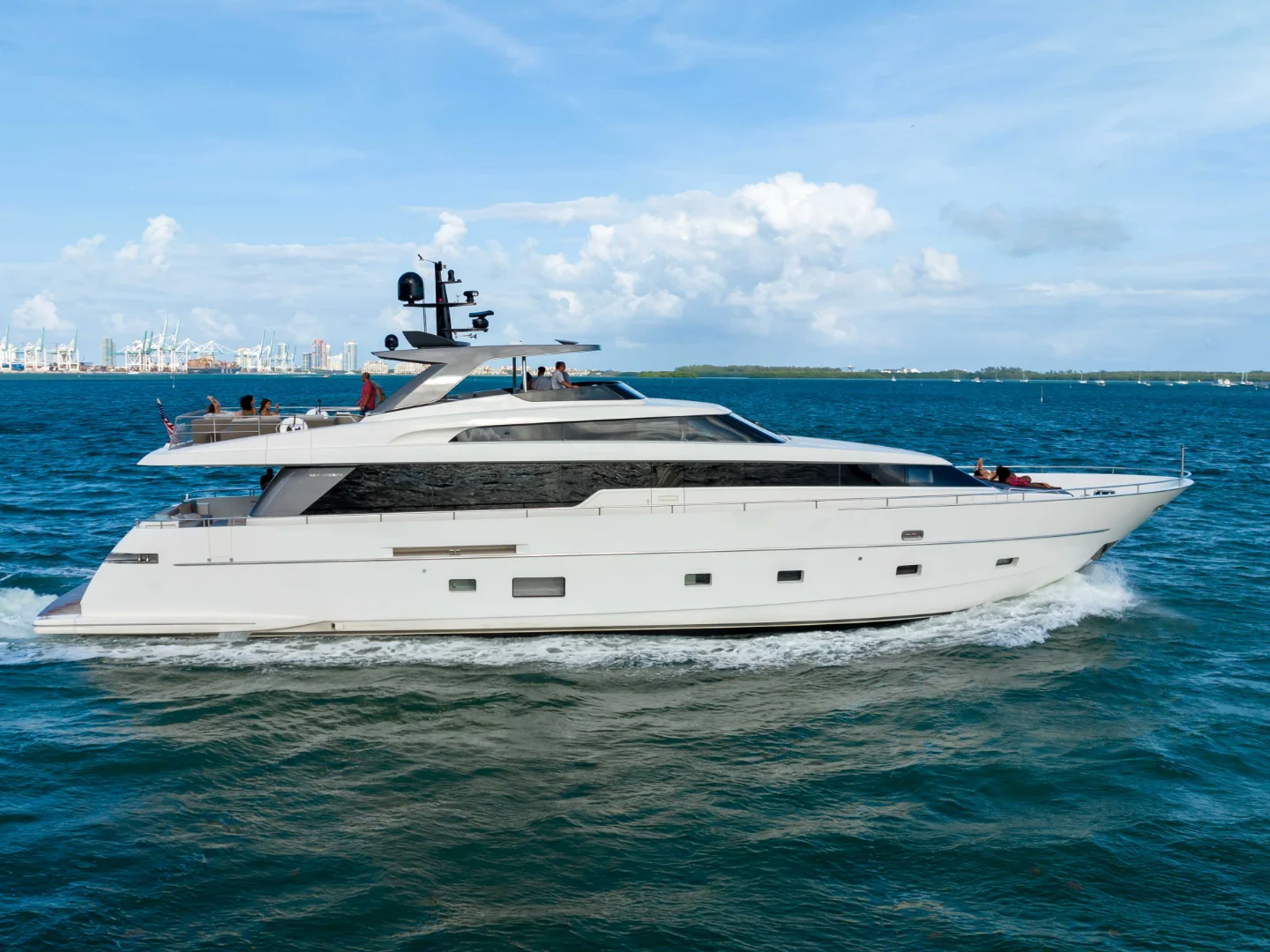 ASTONISH | Sanlorenzo SL96 - Photo 2