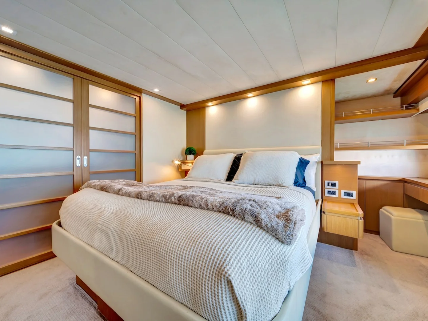DESTINY | Ferretti 780 Fly - Photo 18
