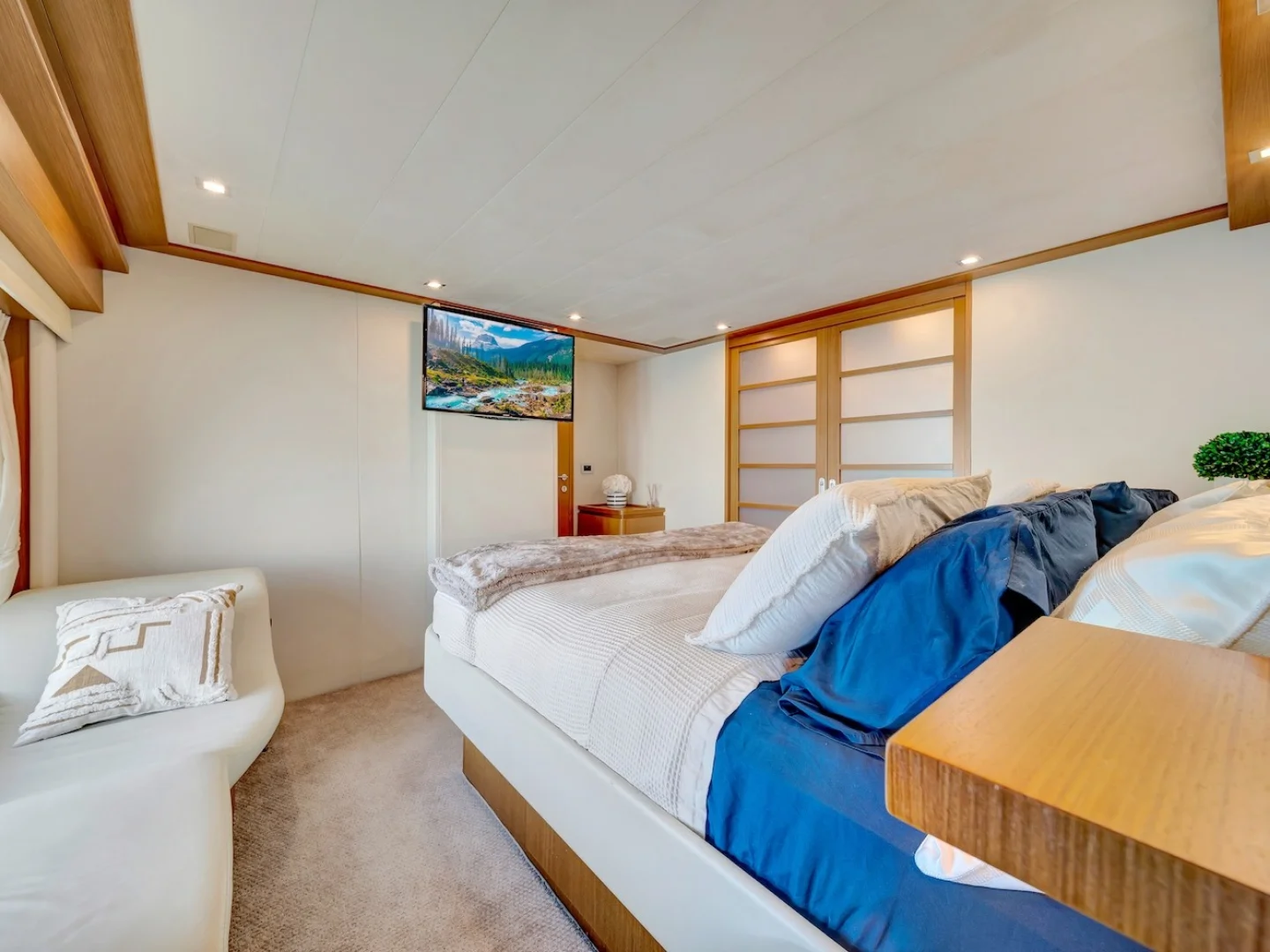 DESTINY | Ferretti 780 Fly - Photo 15