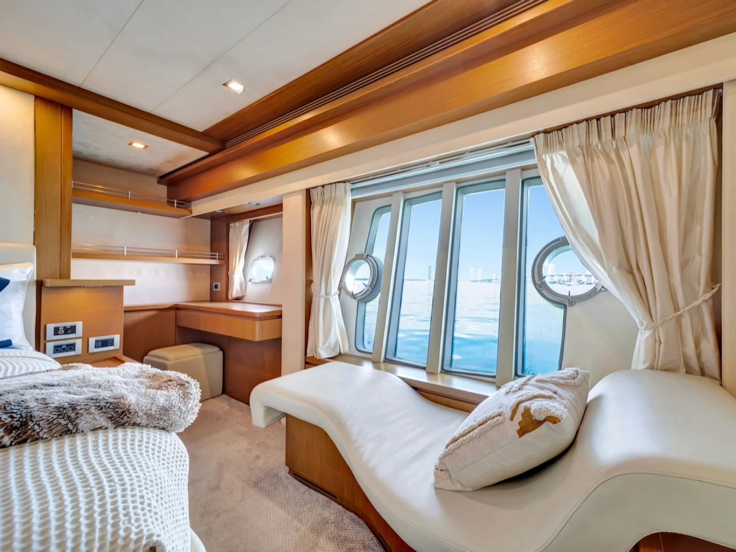 DESTINY | Ferretti 780 Fly - Photo 27
