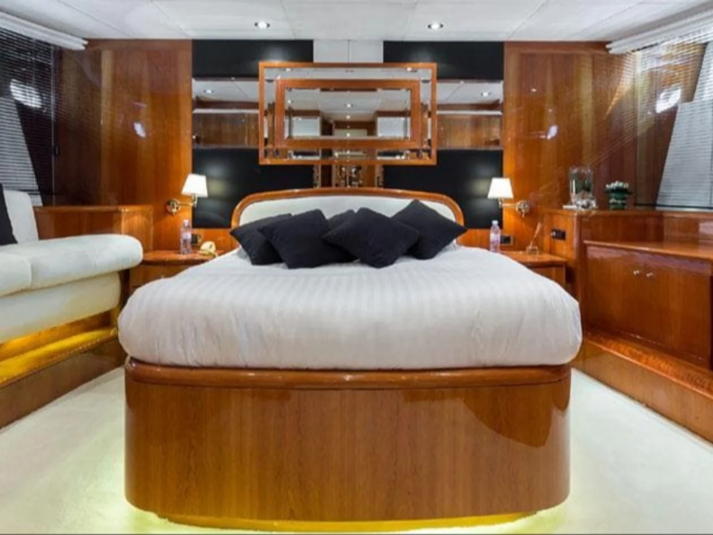 ACCAMA DELTA | Azimut 100 Jumbo - Photo 21