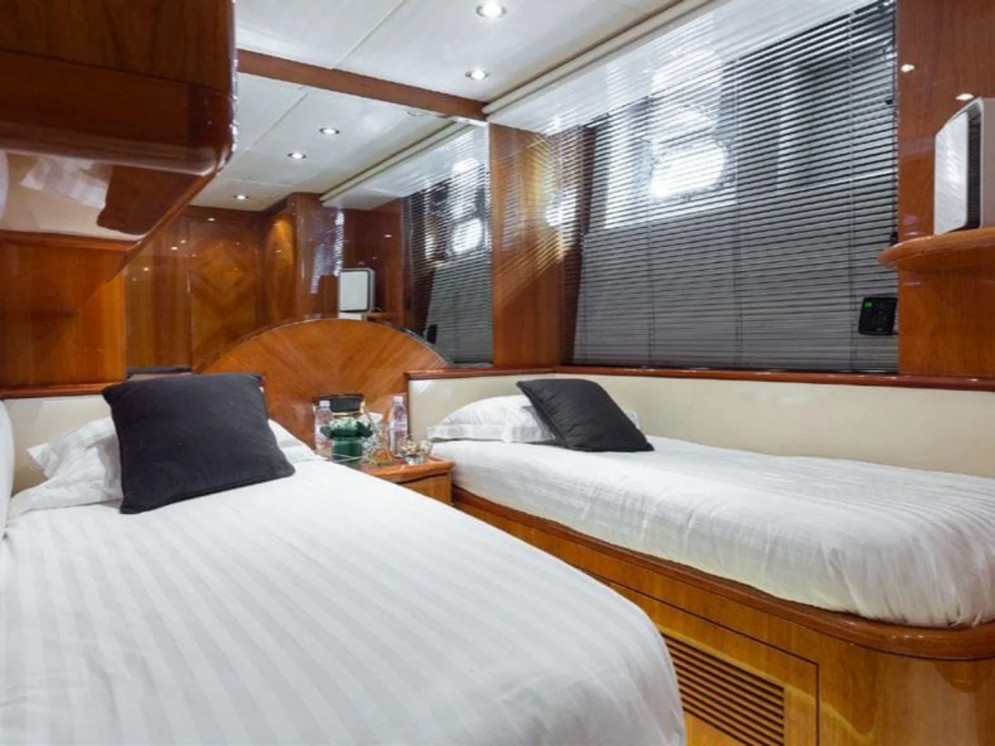 ACCAMA DELTA | Azimut 100 Jumbo - Photo 24