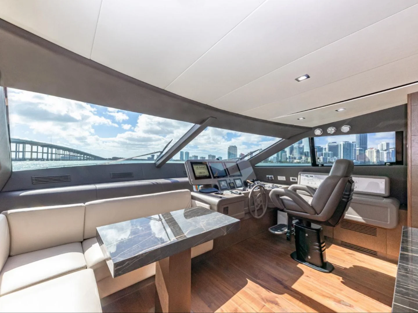 HOYA SAXA | Ferretti 87 - Photo 30