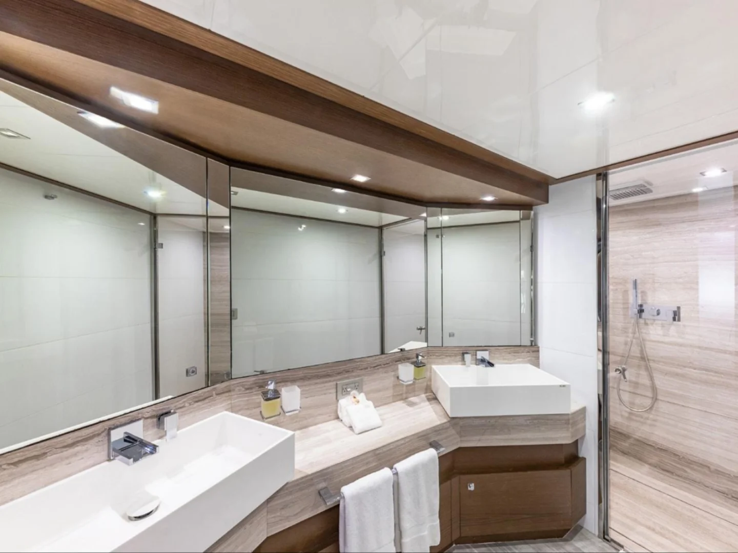 HOYA SAXA | Ferretti 87 - Photo 34