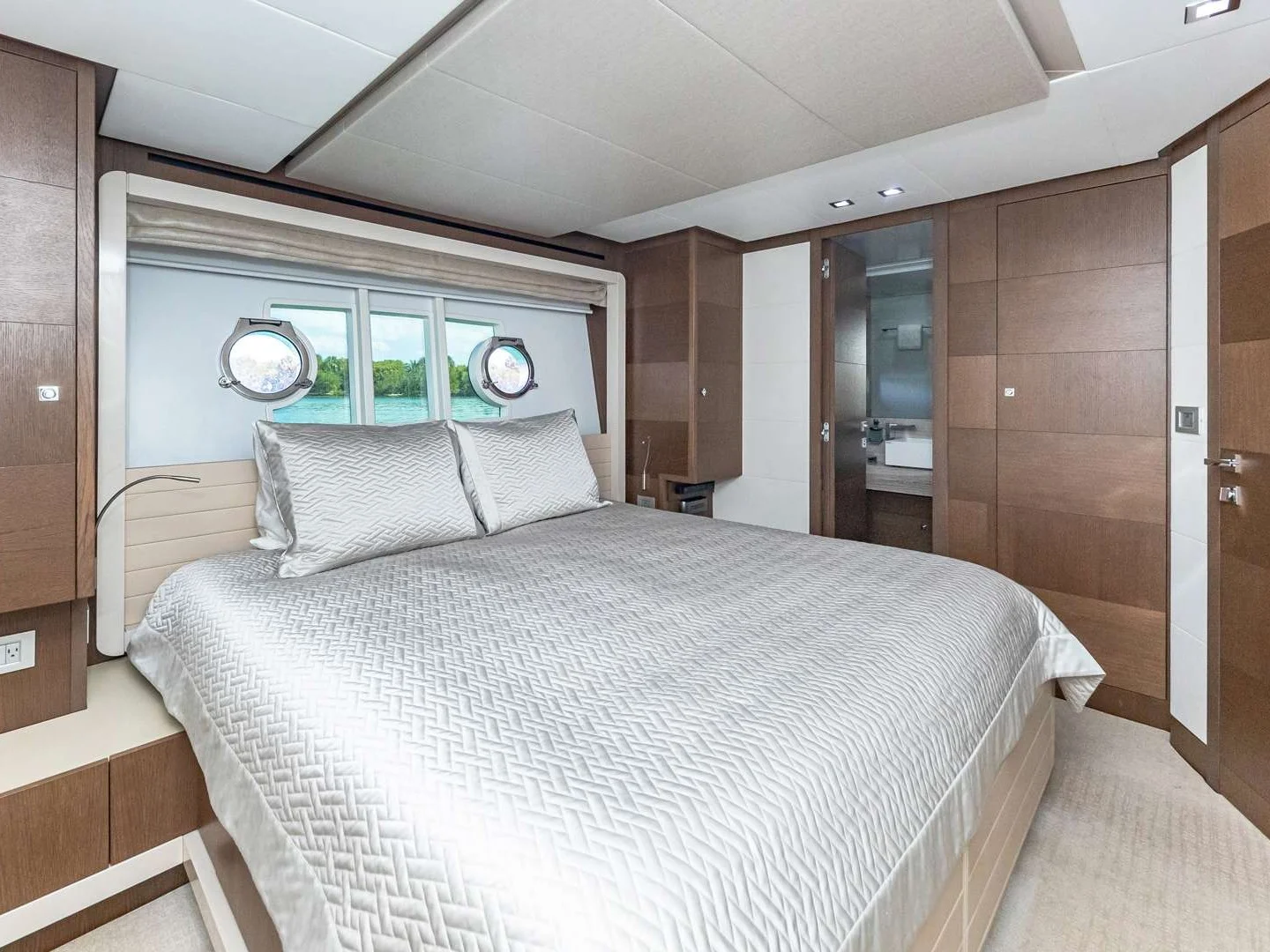 HOYA SAXA | Ferretti 87 - Photo 26