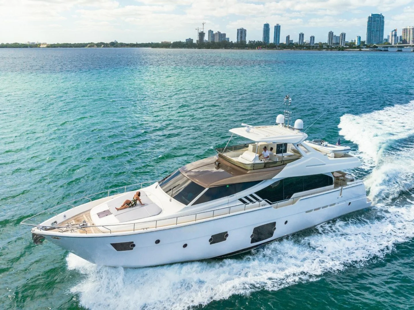 HOYA SAXA | Ferretti 87