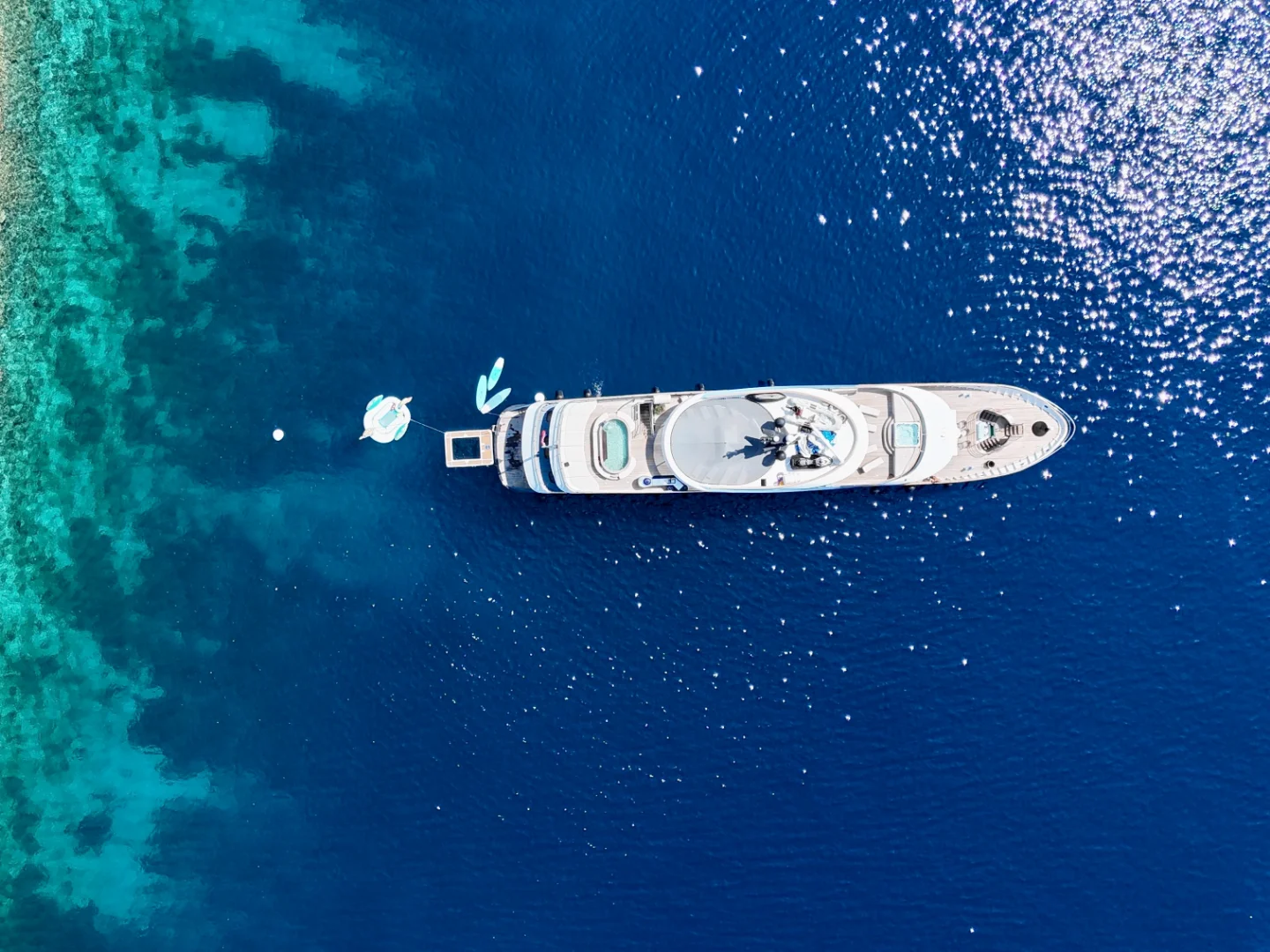 BELLA | Custom 47M - Photo 13