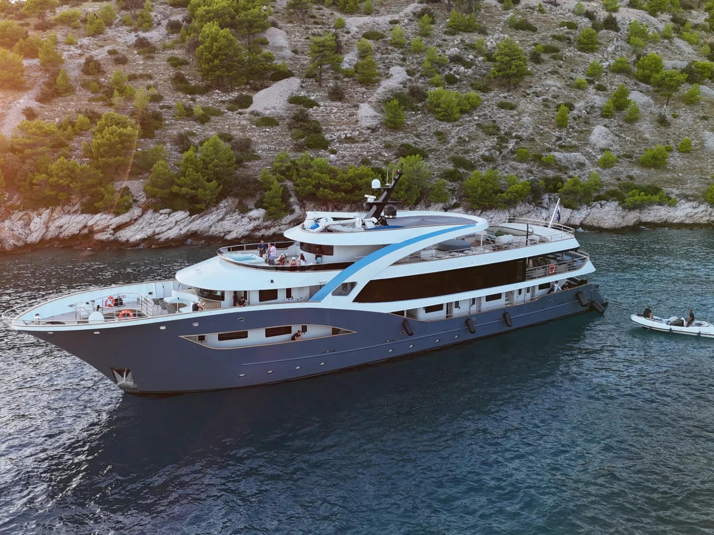 BELLA | Custom 47M - Photo 8