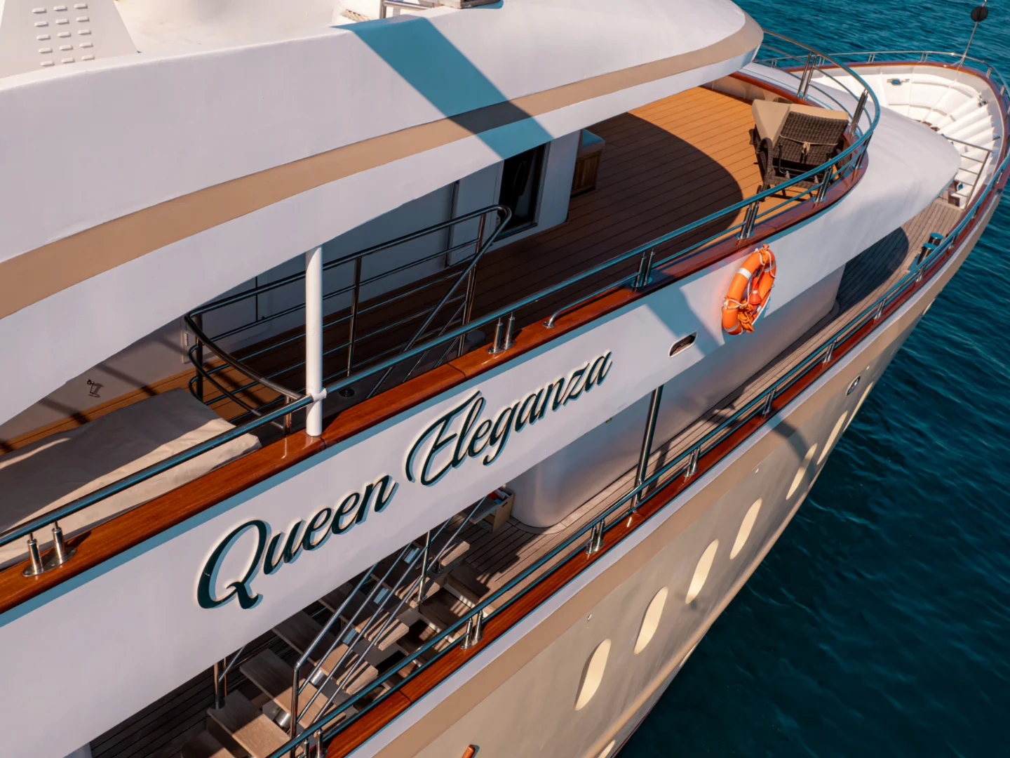 QUEEN ELEGANZA | Custom 49M - Photo 14