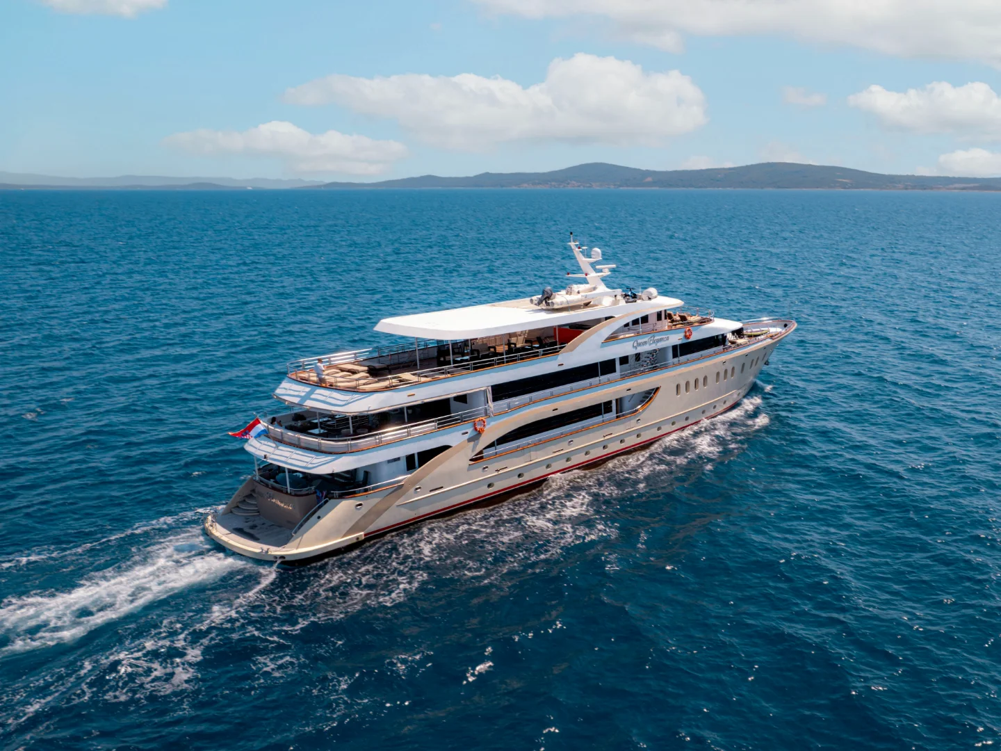 QUEEN ELEGANZA | Custom 49M - Photo 2