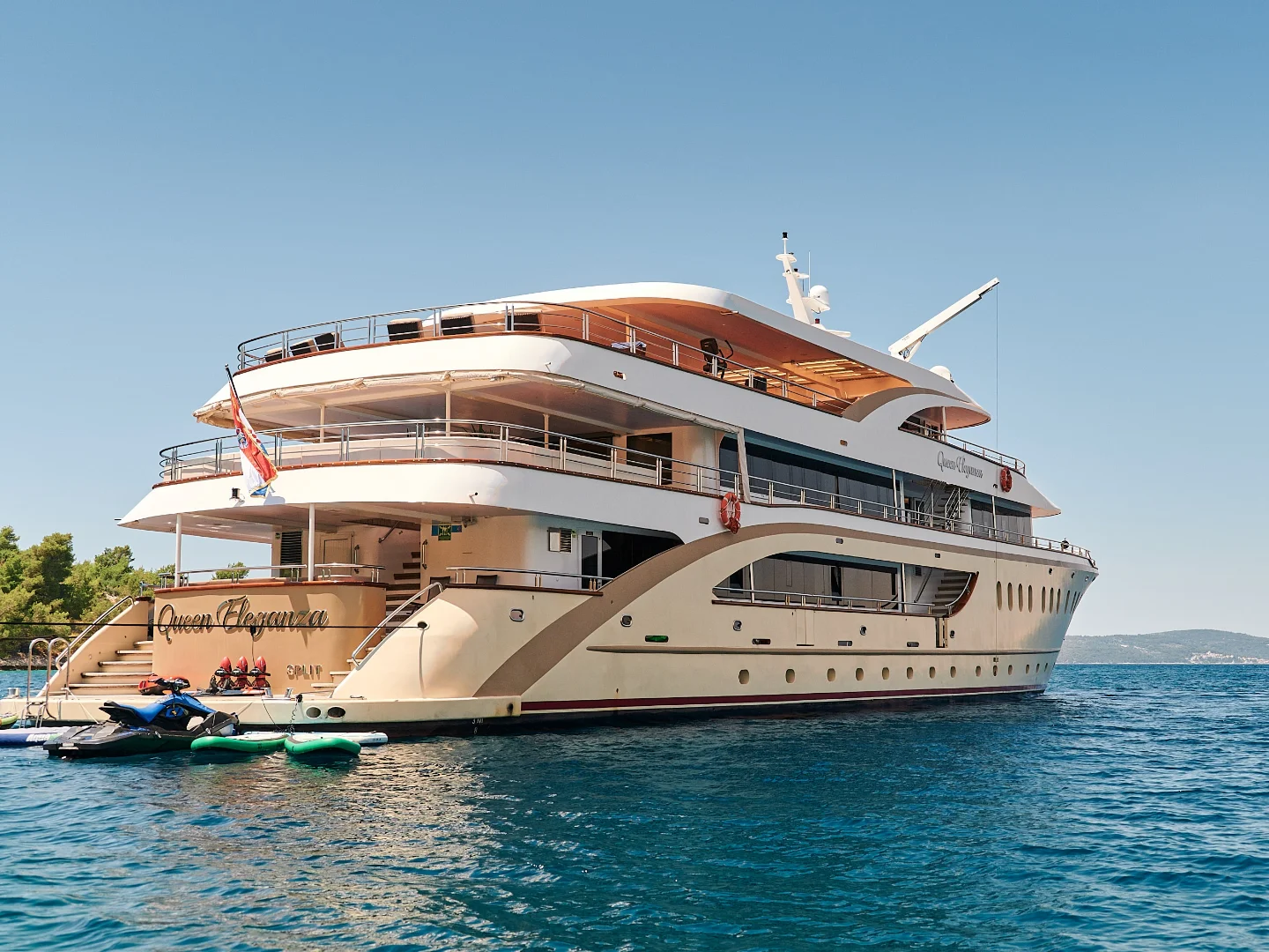 QUEEN ELEGANZA | Custom 49M - Photo 12