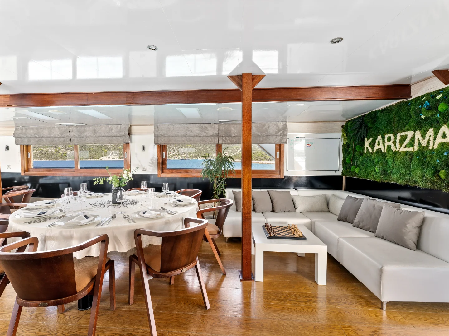 KARIZMA | Custom 48M - Photo 32