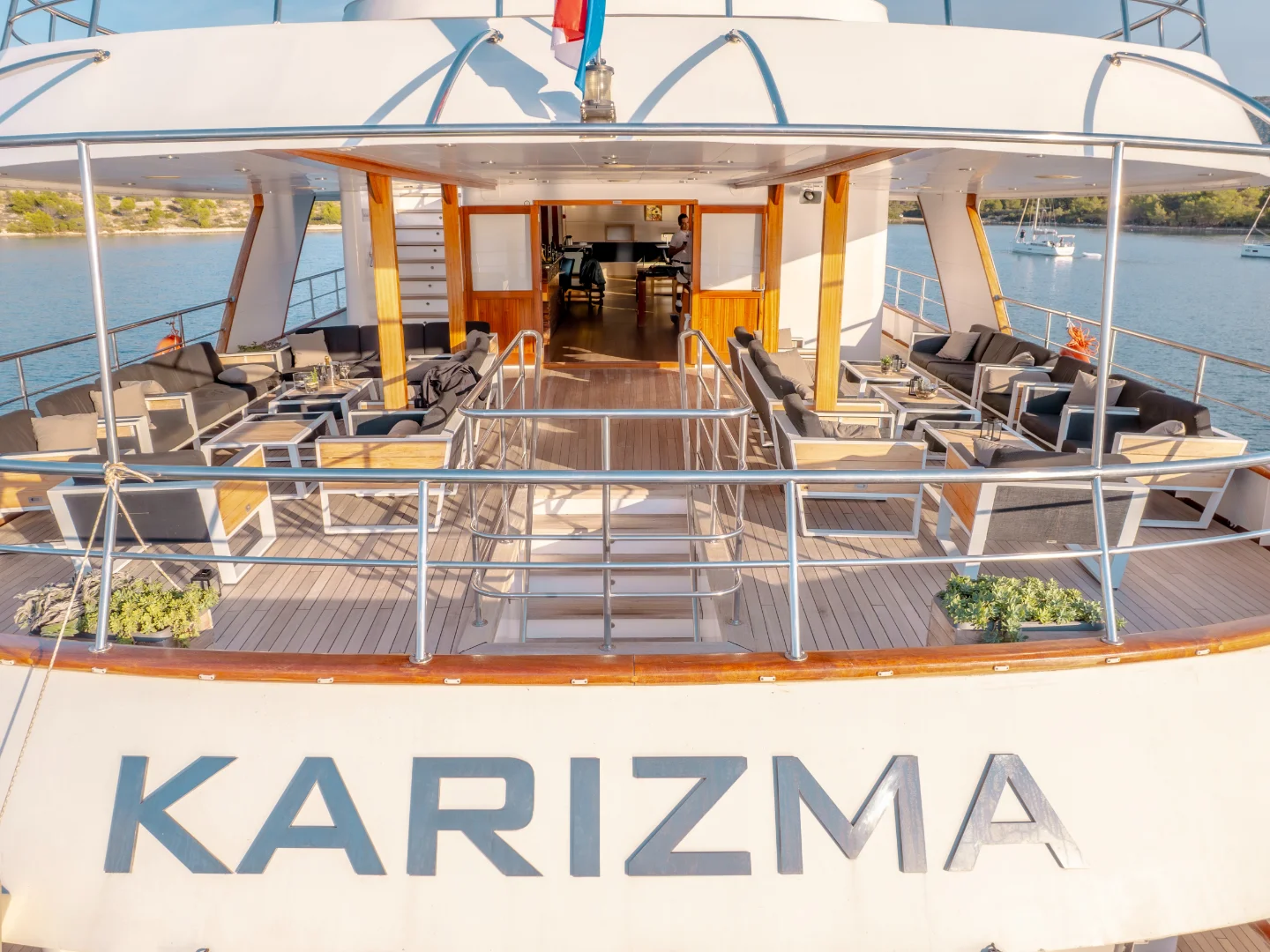 KARIZMA | Custom 48M - Photo 10