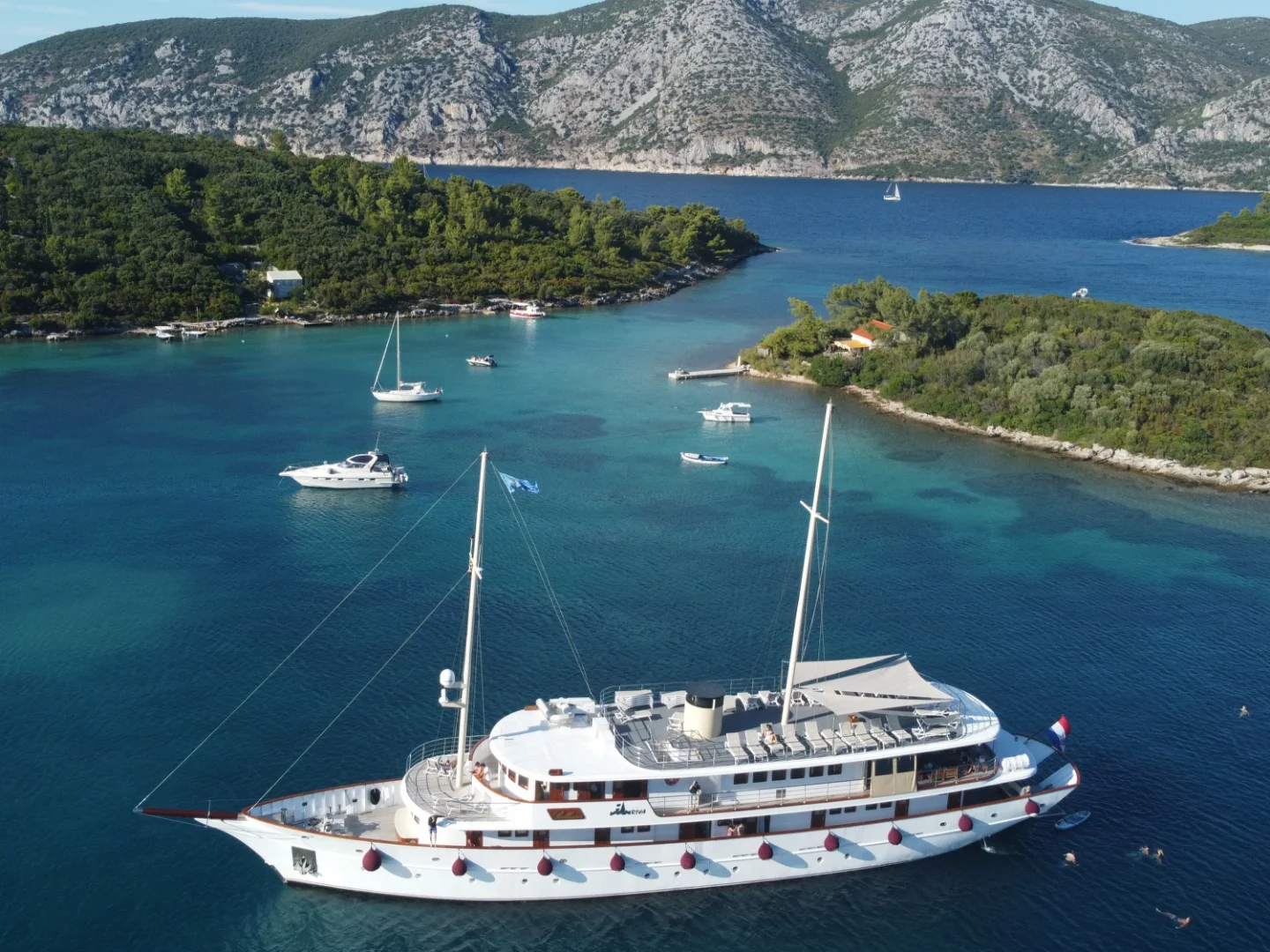 BELLEZZA | Custom 52M - Photo 3