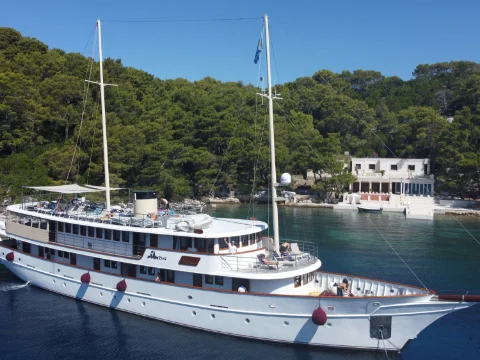 yacht-charter-croatia-bellezza