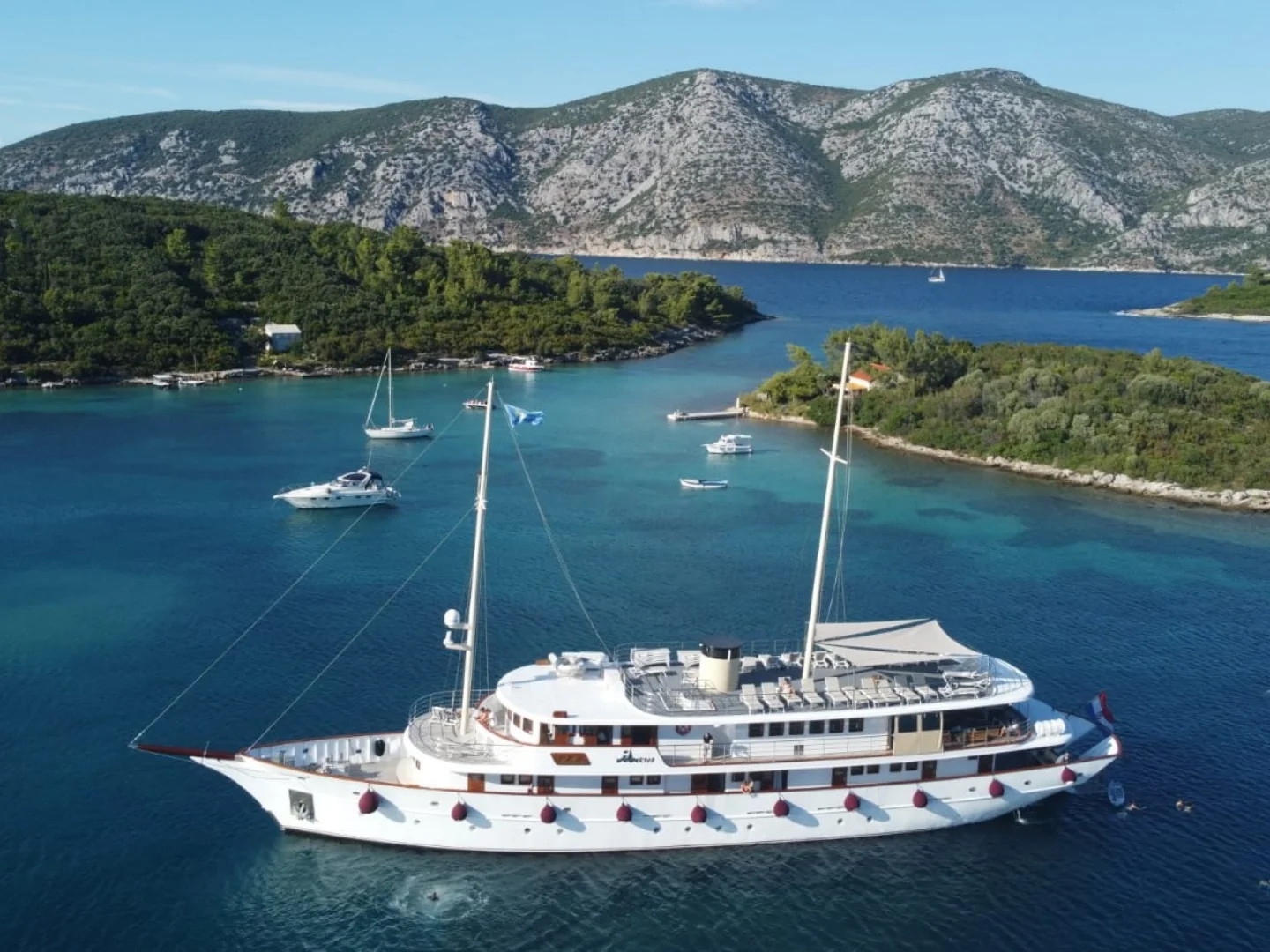 BELLEZZA | Custom 52M - Photo 10