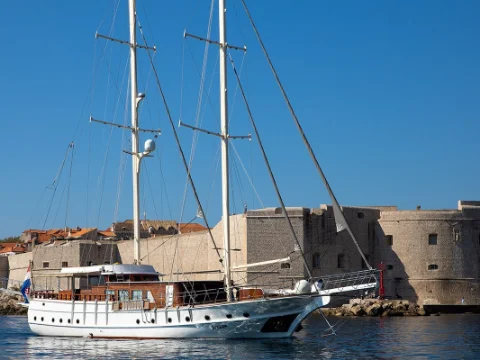 yacht-charter-croatia-vivere