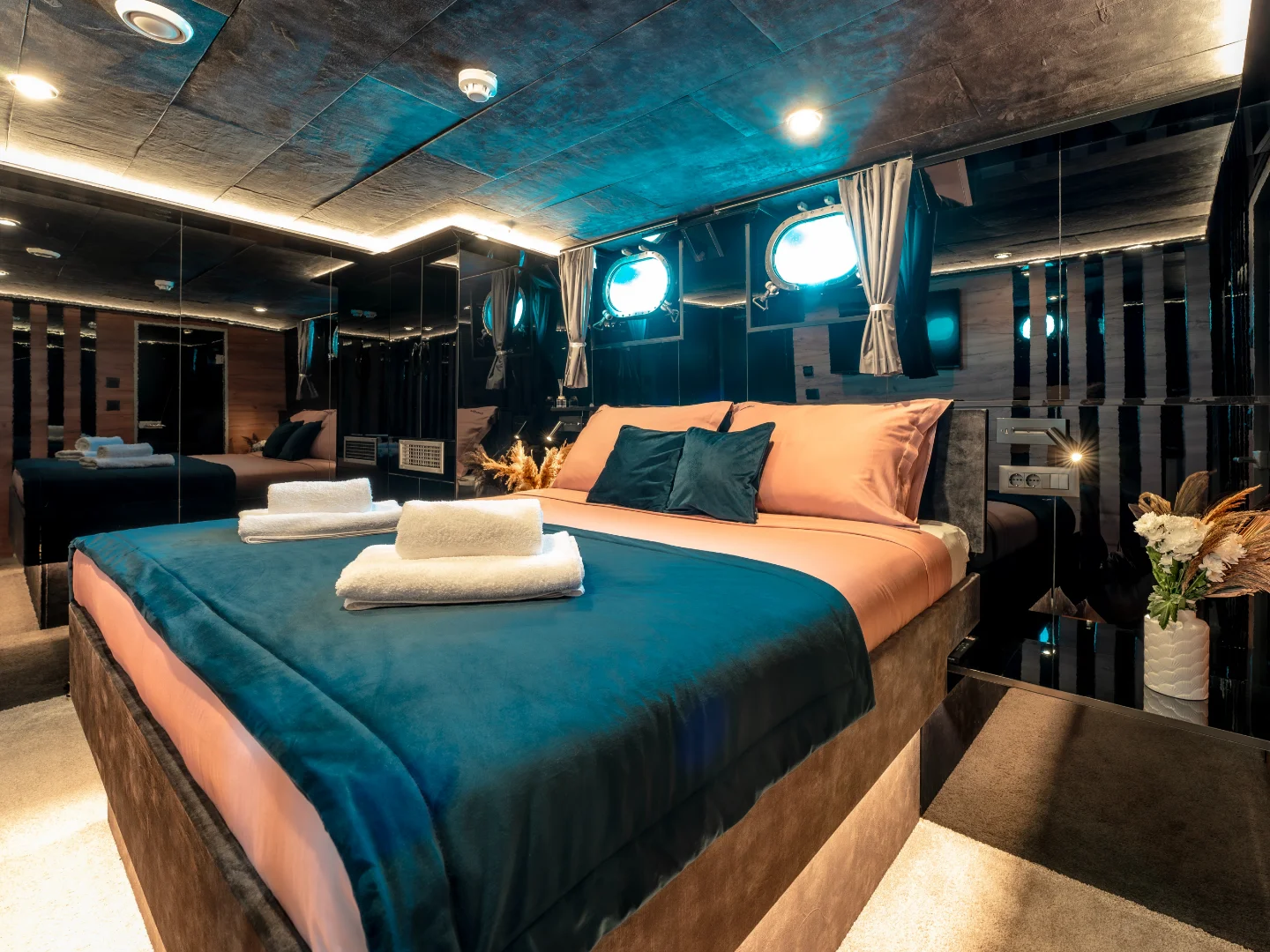 SANTA CLARA | Custom 27M - Photo 36