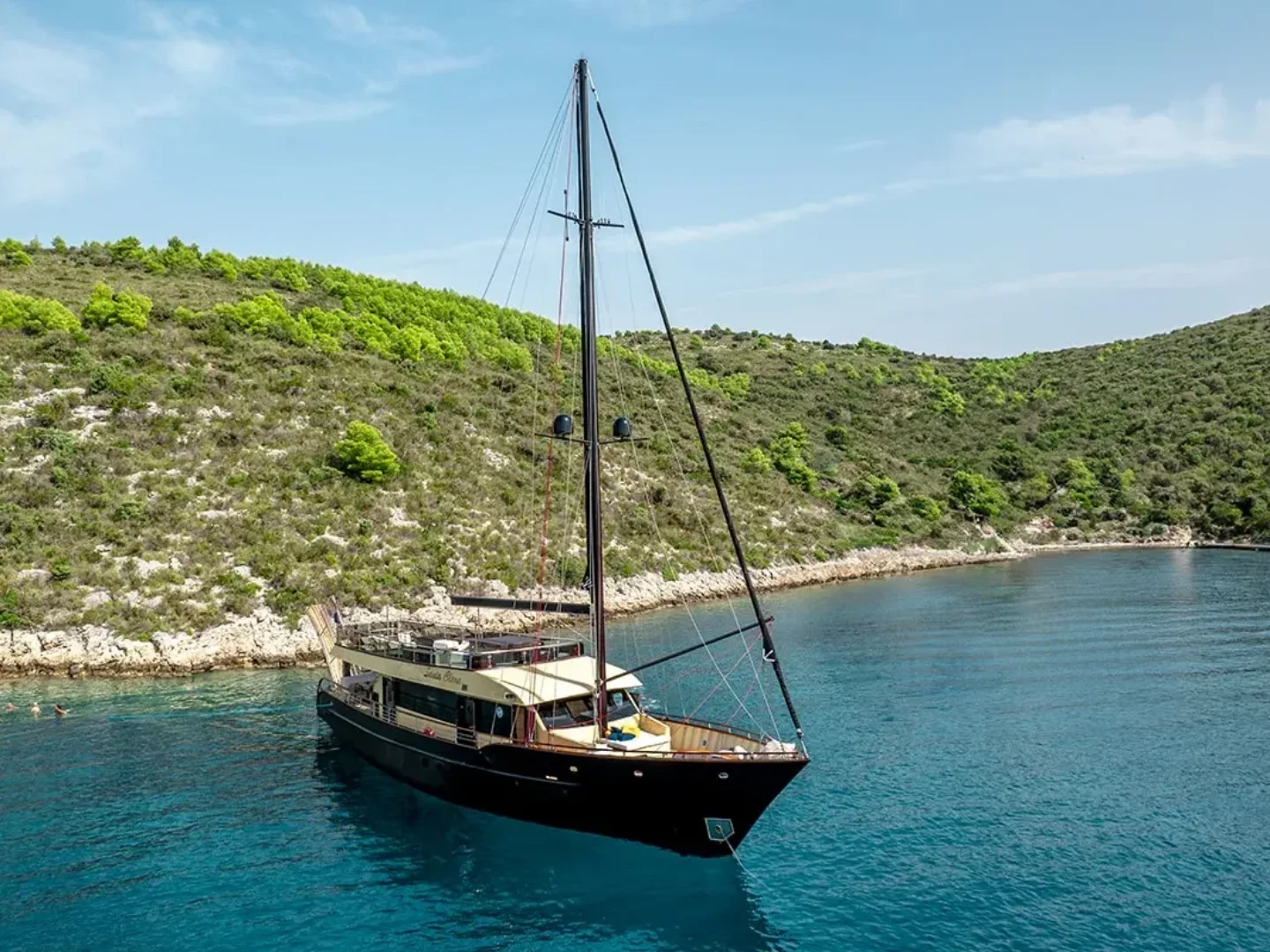 SANTA CLARA | Custom 27M - Photo 3