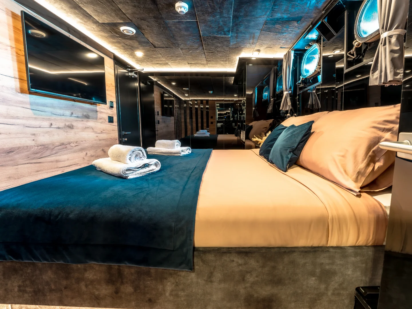 SANTA CLARA | Custom 27M - Photo 38