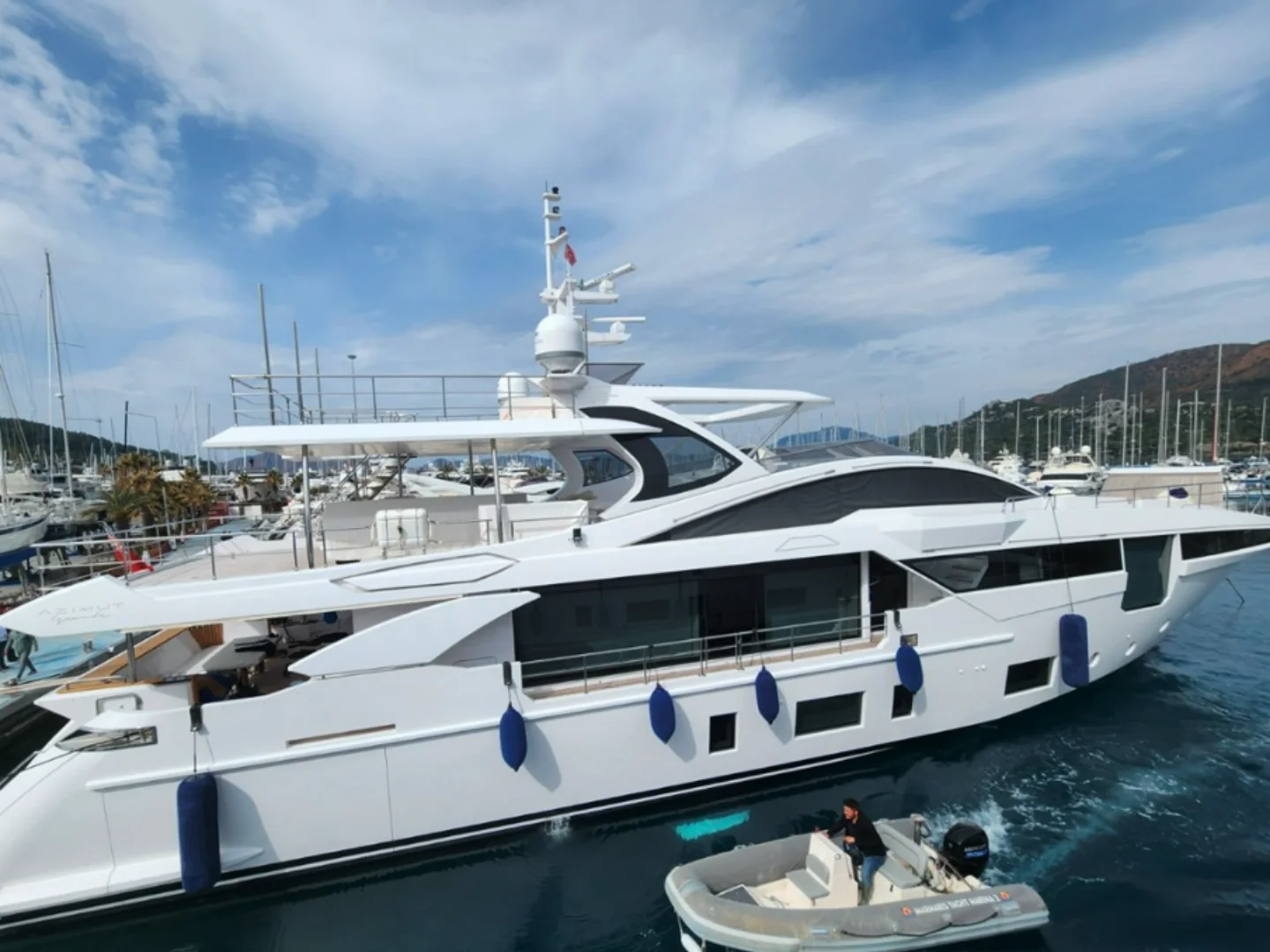 LOVE T | Azimut Grande 35  - Photo 13