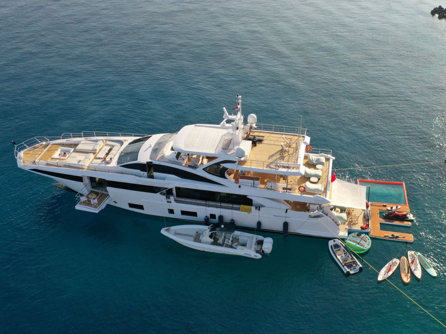 LOVE T | Azimut Grande 35 
